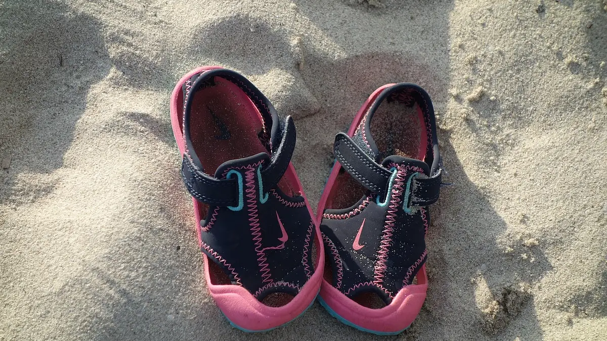 Jak wybrać sandały dziecięce na wakacje?