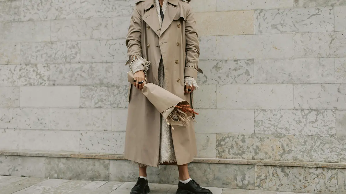 Modne płaszcze na wiosnę – trendy, fasony