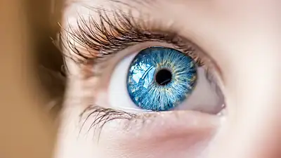 Jak zakładać soczewki kontaktowe?