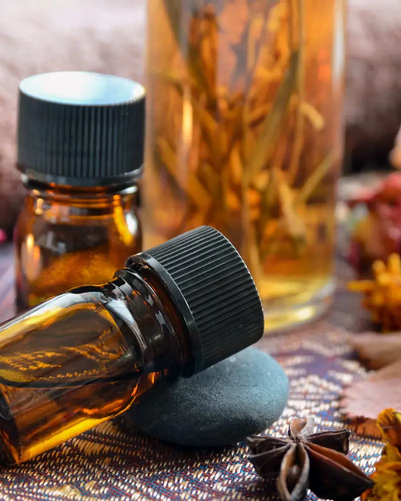 Najlepsze olejki eteryczne do świec – poradnik zapachów