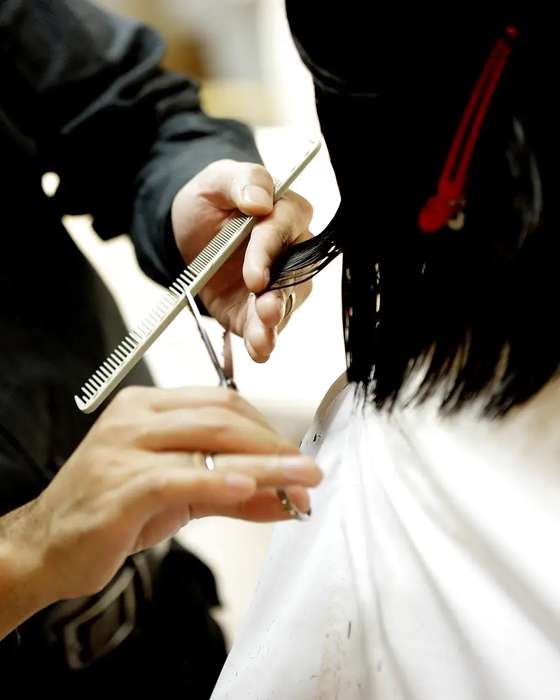 Jak usunąć farbę z włosów? Skuteczne domowe metody