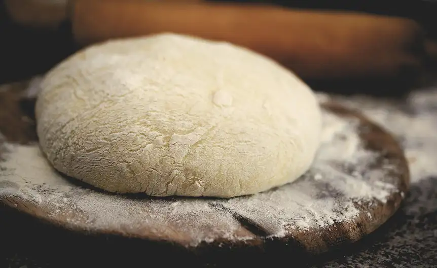 Odpowiednio wyrobione ciasto drozdzowe