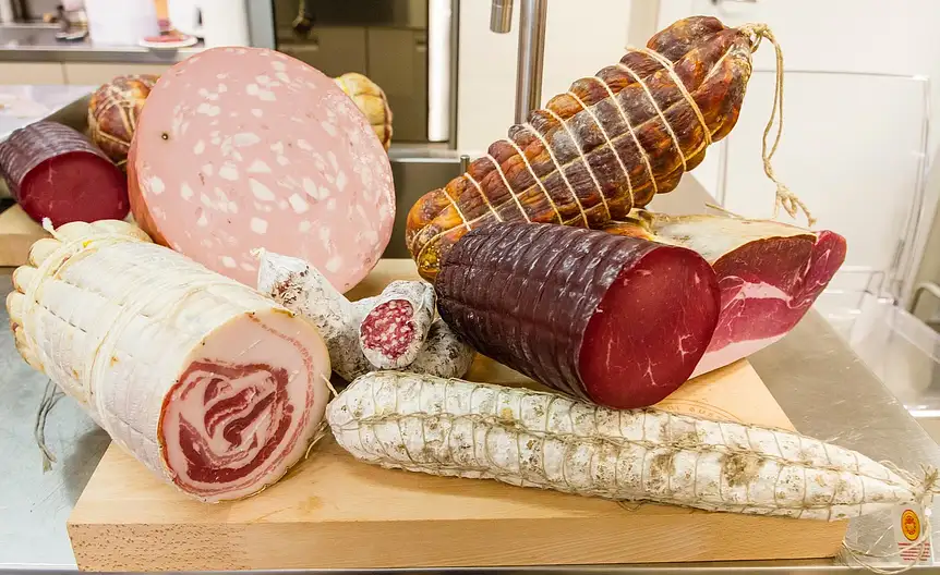 Podstawa udanego obiadu z szynka z piekarnika jest dobor odpowiednich skladnikow